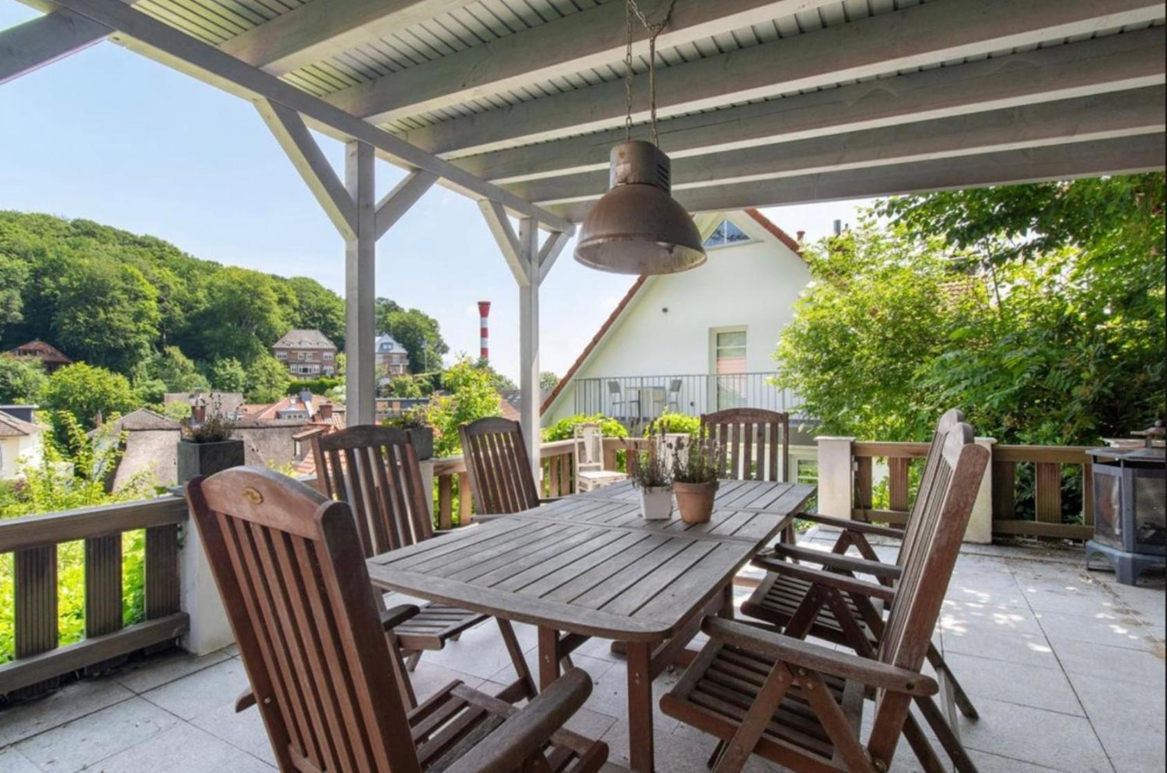 Beautiful House In Blankenese Apartment Хамбург Екстериор снимка